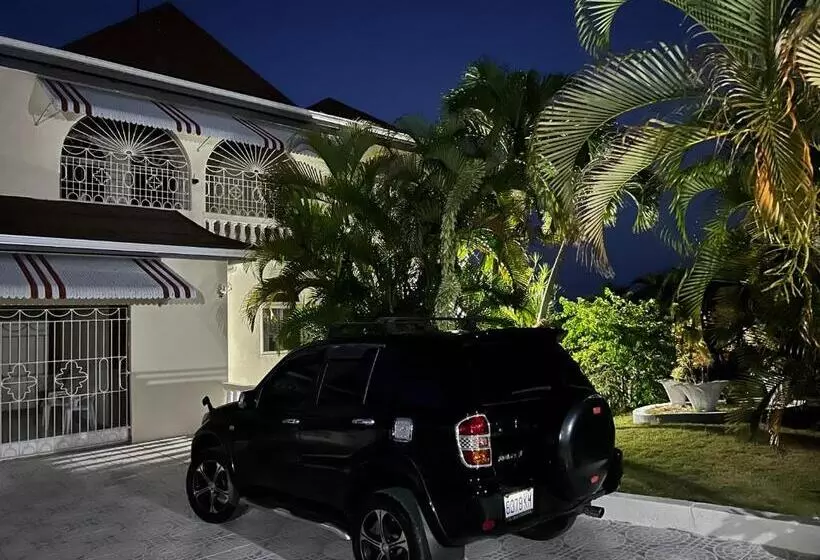 پانسیون Goldenview Guesthouse Ocho Rios