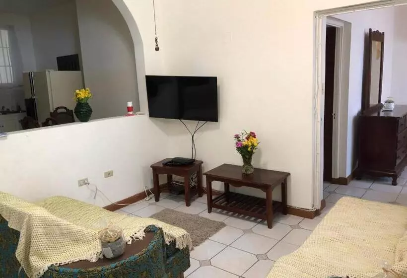 پانسیون Goldenview Guesthouse Ocho Rios