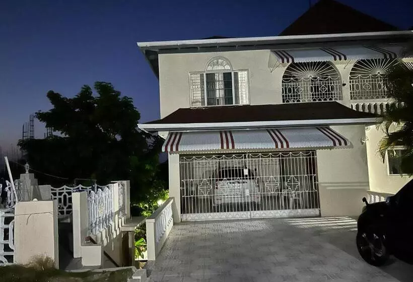 پانسیون Goldenview Guesthouse Ocho Rios