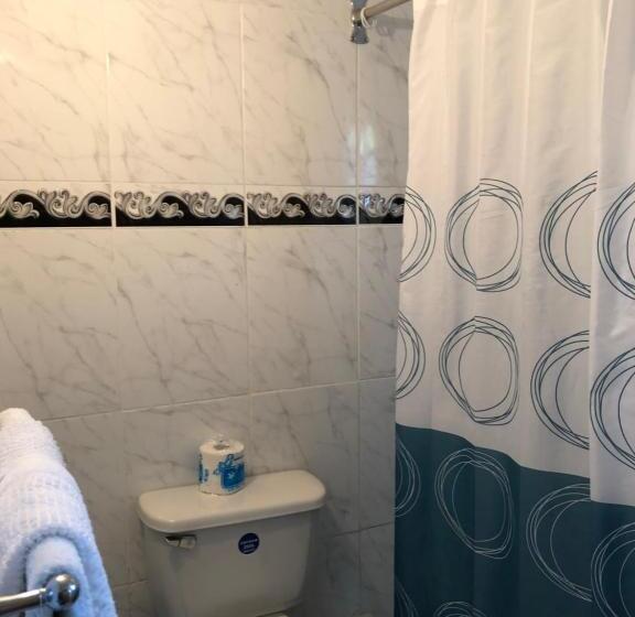 پانسیون Goldenview Guesthouse Ocho Rios