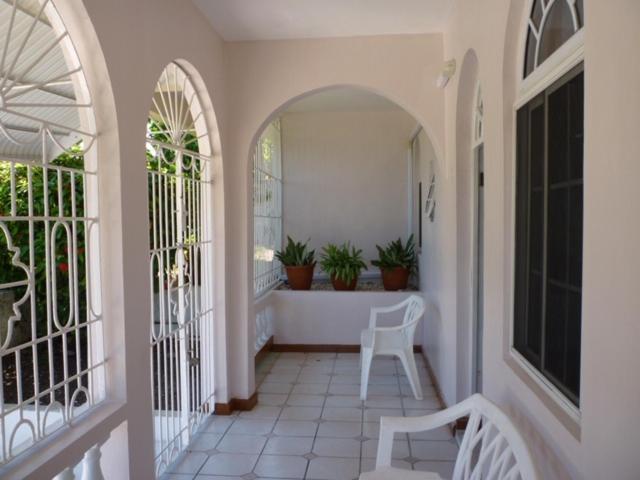 پانسیون Goldenview Guesthouse Ocho Rios