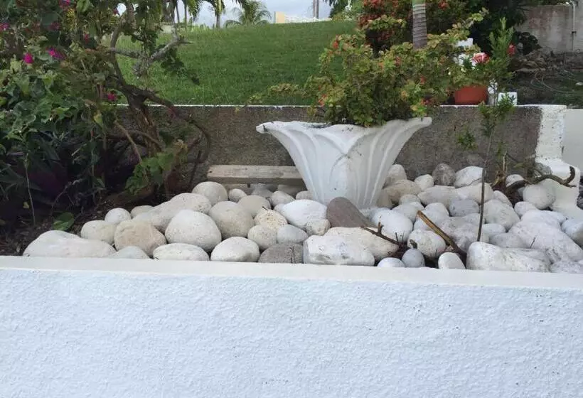 پانسیون Goldenview Guesthouse Ocho Rios