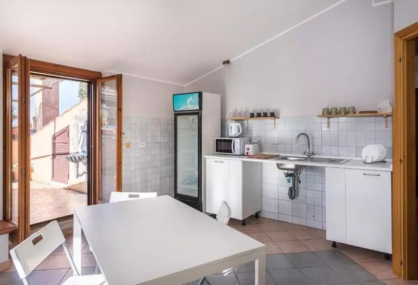 تختخواب و صبحانه Travelershome Morena Guesthouse