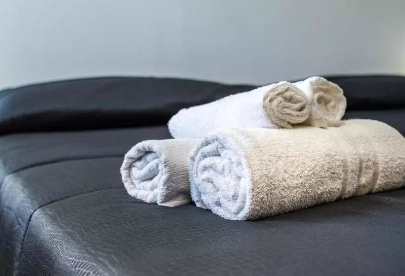 تختخواب و صبحانه Travelershome Morena Guesthouse