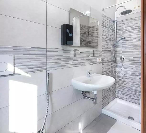 تختخواب و صبحانه Travelershome Morena Guesthouse