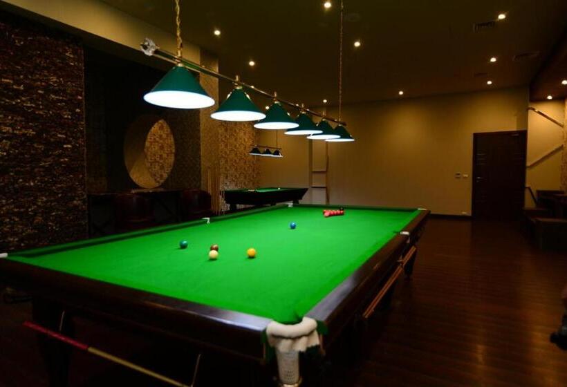 هتل Circle Club Faisalabad