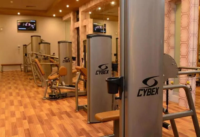 هتل Circle Club Faisalabad