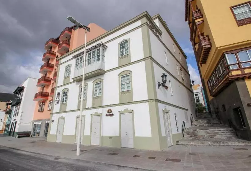 Hotelli Emblemático Holiday Time