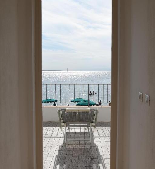 ホテル La Conchiglia