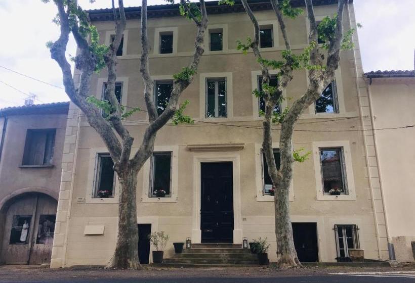 민박 Butterworth Manoir