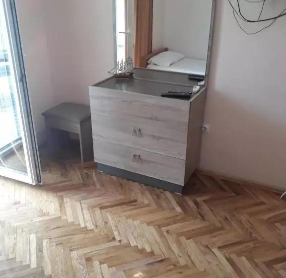 Bed and Breakfast Guesthouse Vila Tamburic