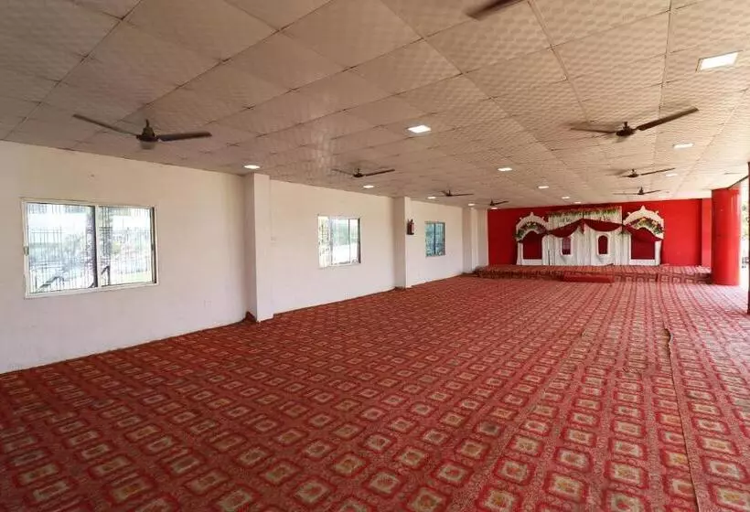 ホテル Spot On Dwevedi Palace