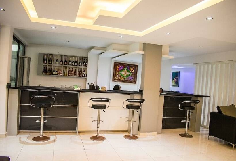 هتل Ziroc Residence