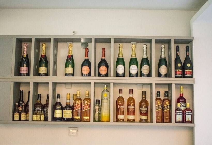 هتل Ziroc Residence