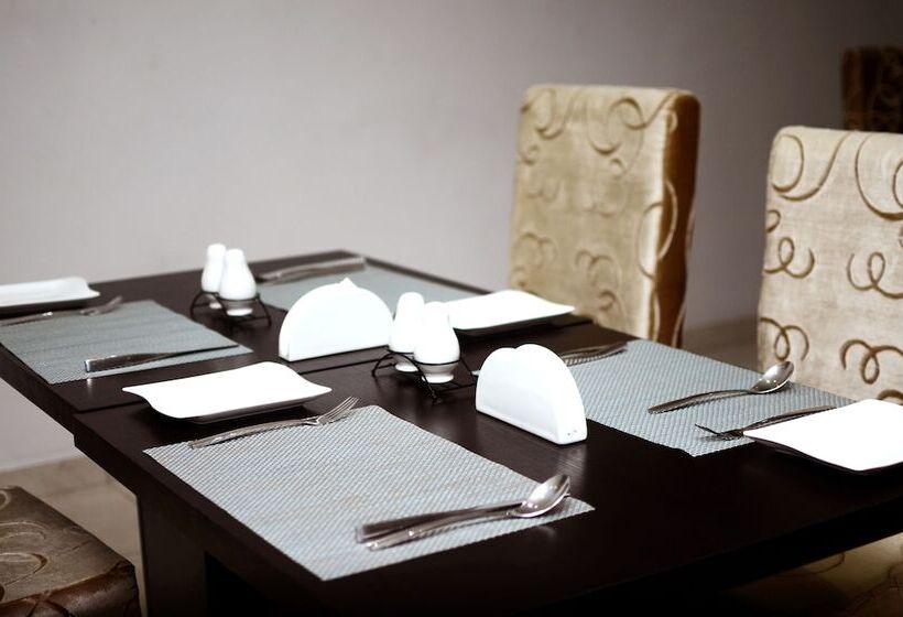 هتل Ziroc Residence