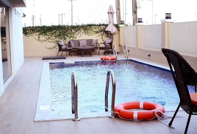 هتل Ziroc Residence