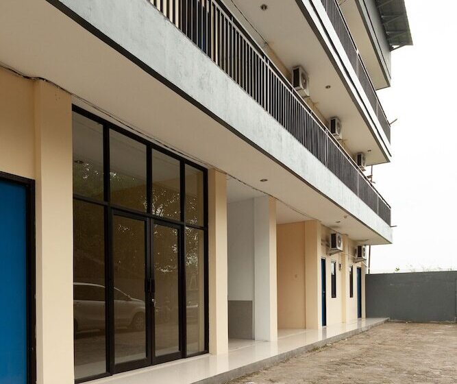 Hotelli Oyo 588 Richmond Residence