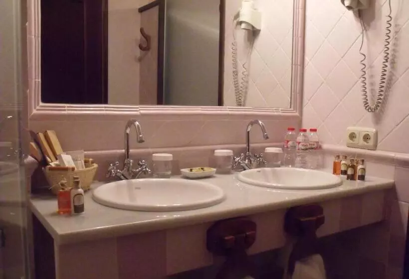 پانسیون Hostal La Panavera