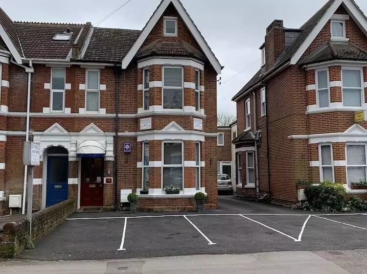 ペンション Rivendell Guest House