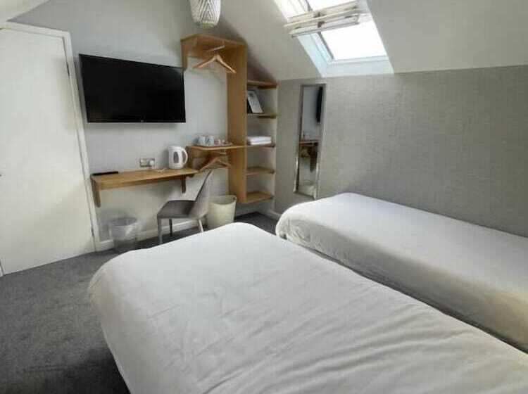 Pensione Rivendell Guest House