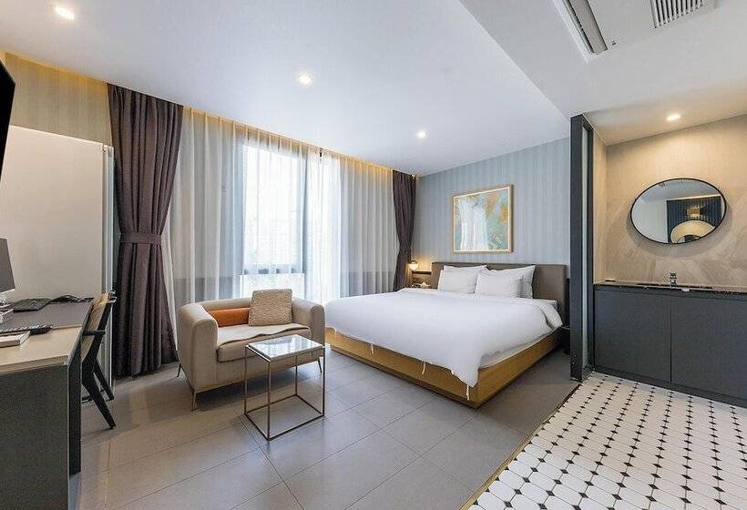 Hotel Gimhae Samgye Brown Dot