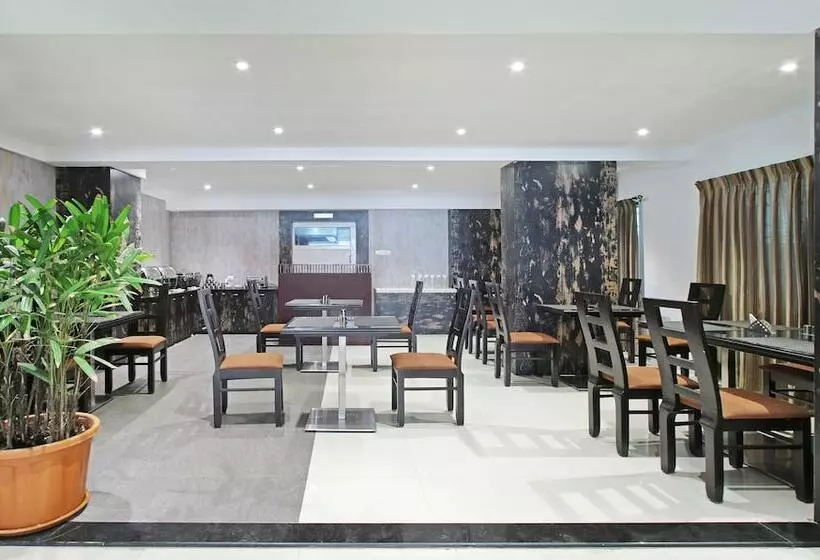 Itsy Hotels Jansi Residency