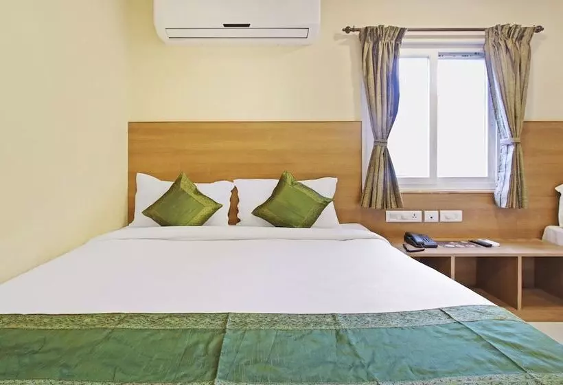 Itsy Hotels Jansi Residency