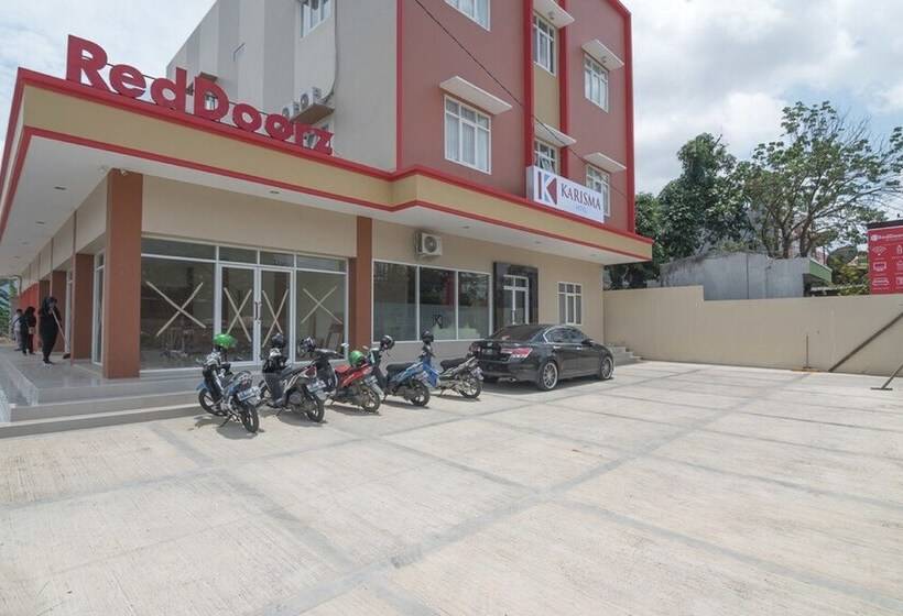 فندق Reddoorz Near Islamic Center Samarinda