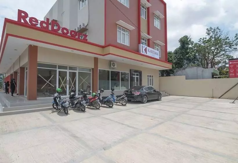 ホテル Reddoorz Near Islamic Center Samarinda