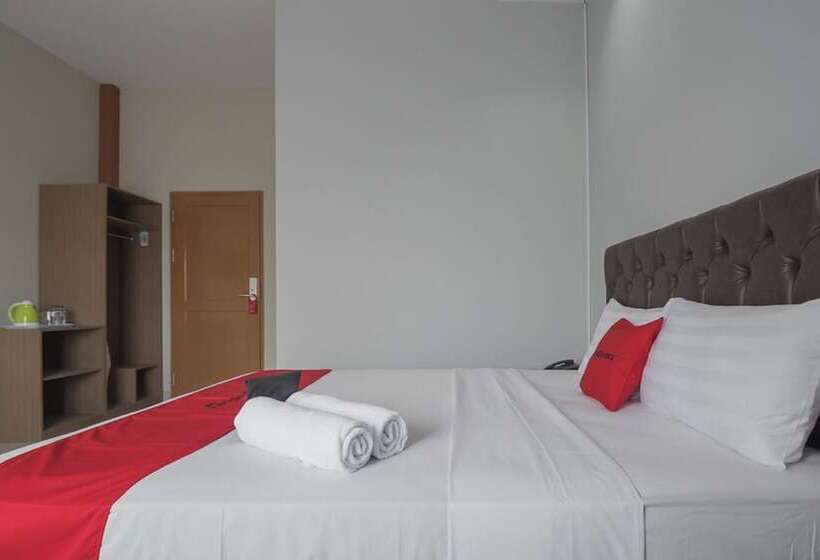 فندق Reddoorz Near Islamic Center Samarinda