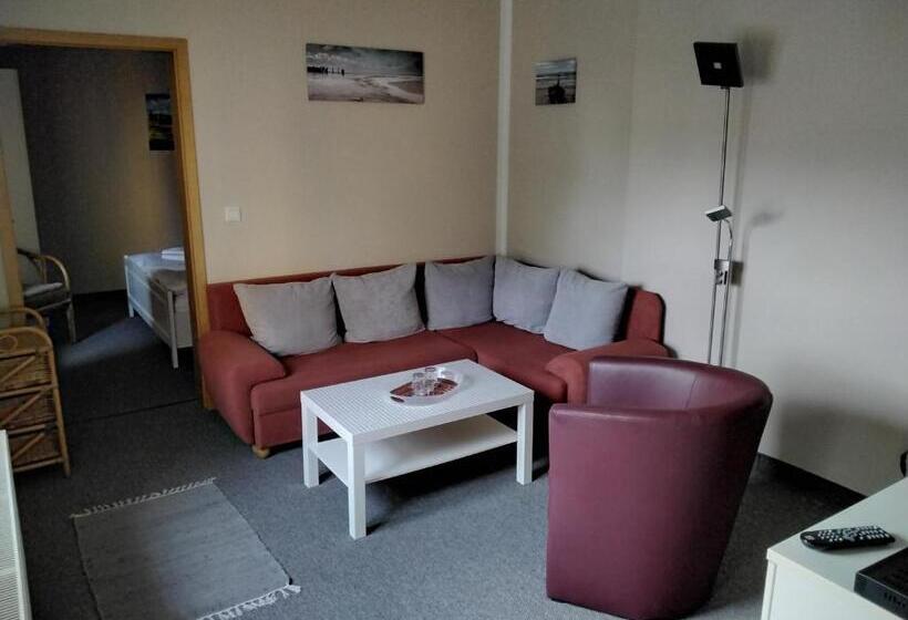 بنسيون Am Weinbergschloss