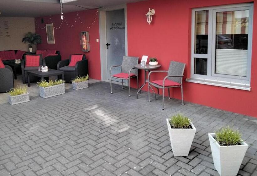 بنسيون Am Weinbergschloss