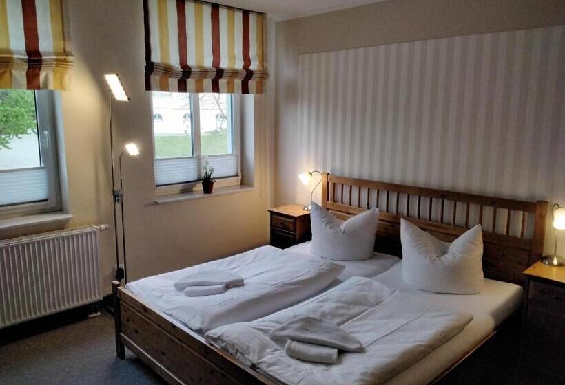 بنسيون Am Weinbergschloss