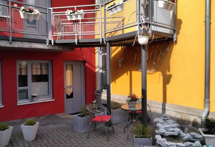 بنسيون Am Weinbergschloss