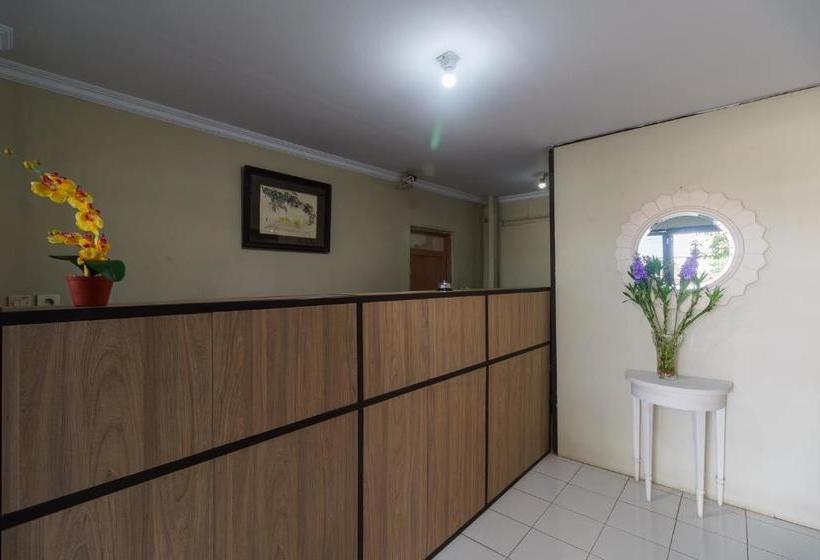 بنسيون Reddoorz Near Cikampek Mall Karawang