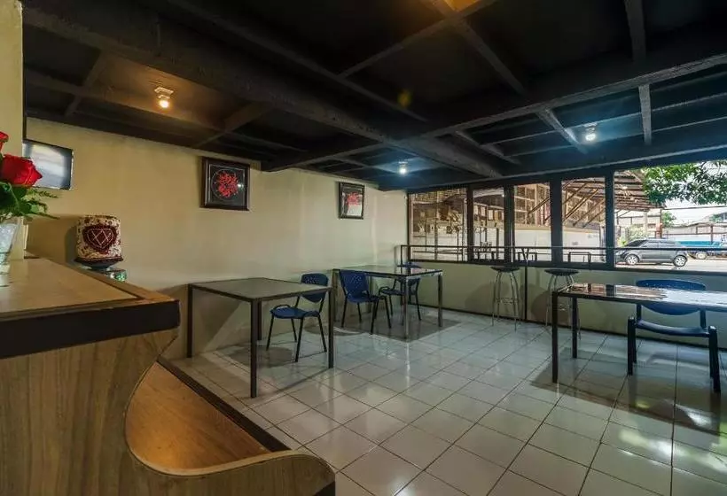 Majatalo Reddoorz Near Cikampek Mall Karawang