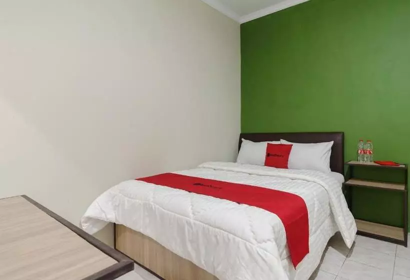 Majatalo Reddoorz Near Cikampek Mall Karawang
