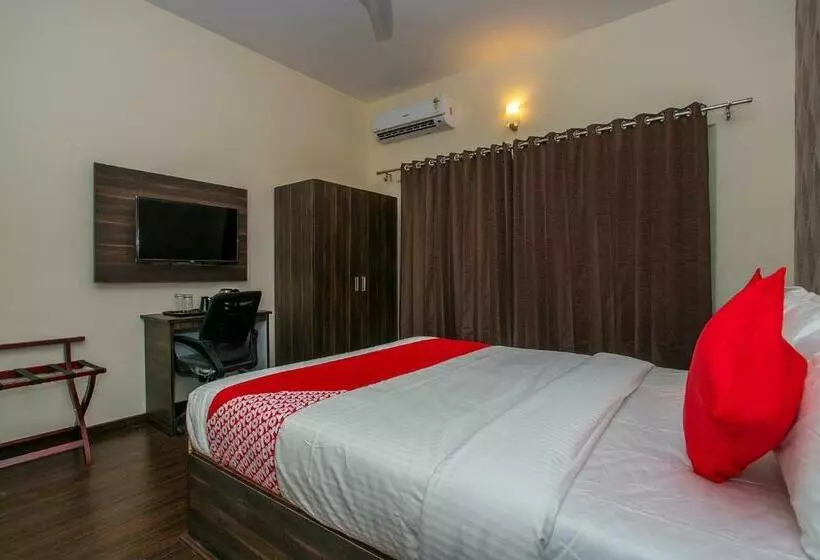 ホテル Collection O Premium Eden Au Lac Near Sri Someshwara Swami Temple