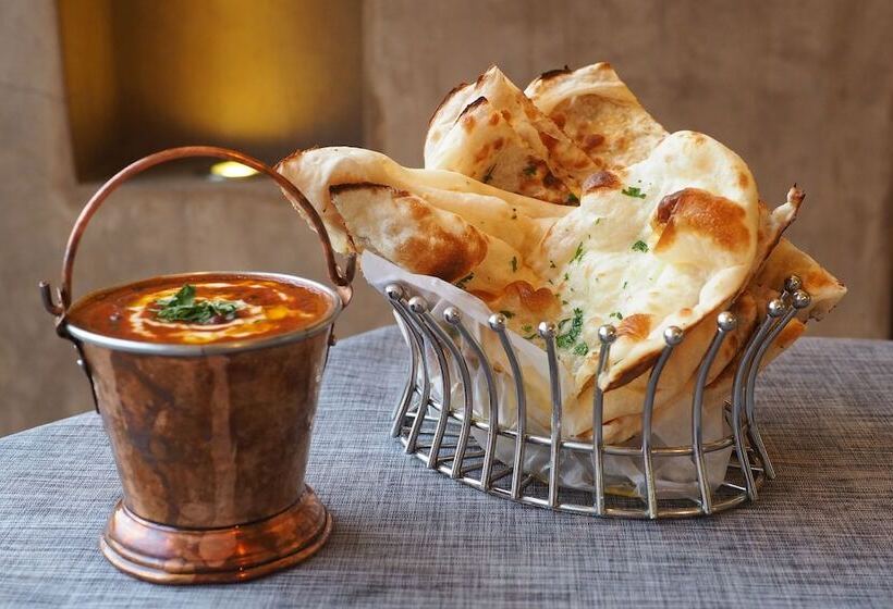 Hotel Oyo 30366 German Cafe