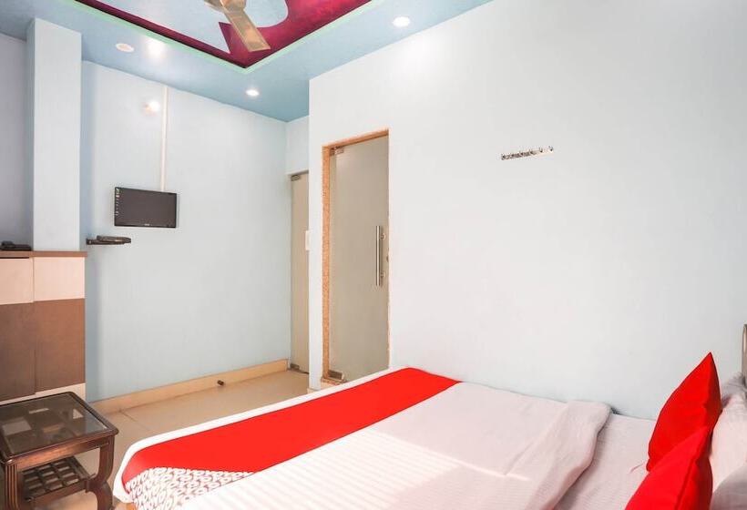 Hotel Oyo 30366 German Cafe