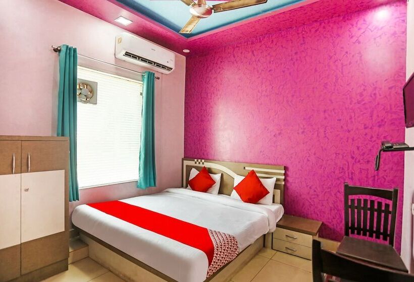 Hotel Oyo 30366 German Cafe