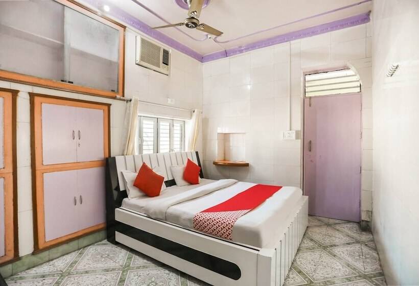 Hotel Oyo 30366 German Cafe