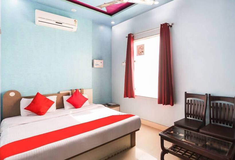 Hotel Oyo 30366 German Cafe