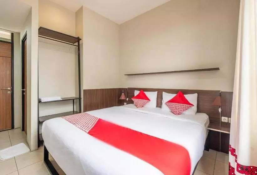 ホテル Oyo 535 Cileunyi Residence