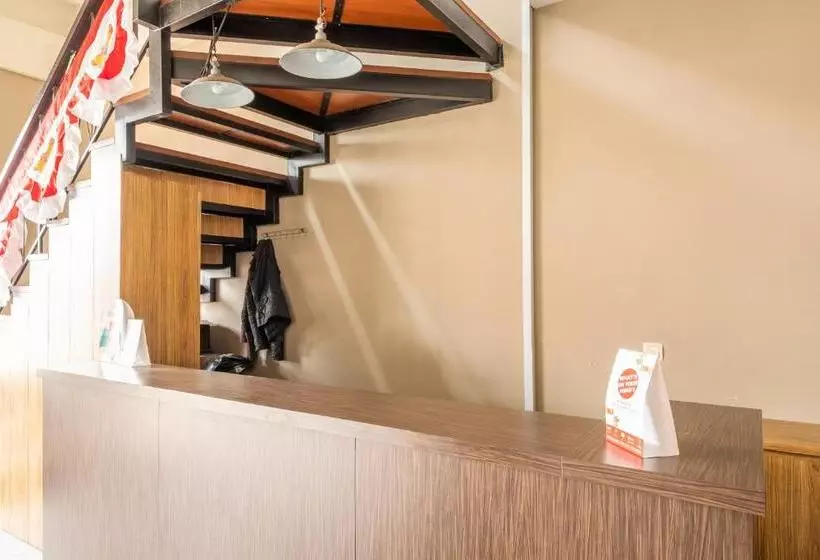 ホテル Oyo 535 Cileunyi Residence