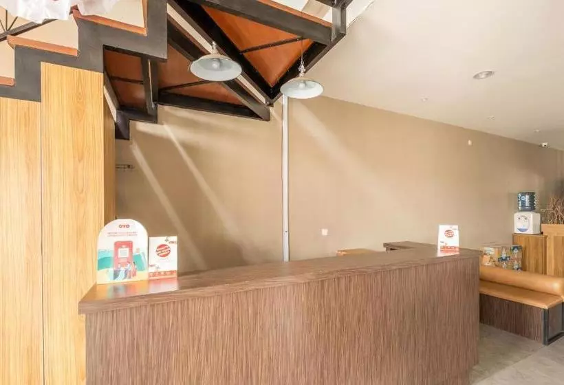 ホテル Oyo 535 Cileunyi Residence