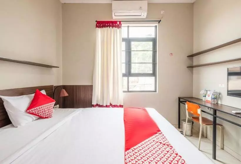 ホテル Oyo 535 Cileunyi Residence