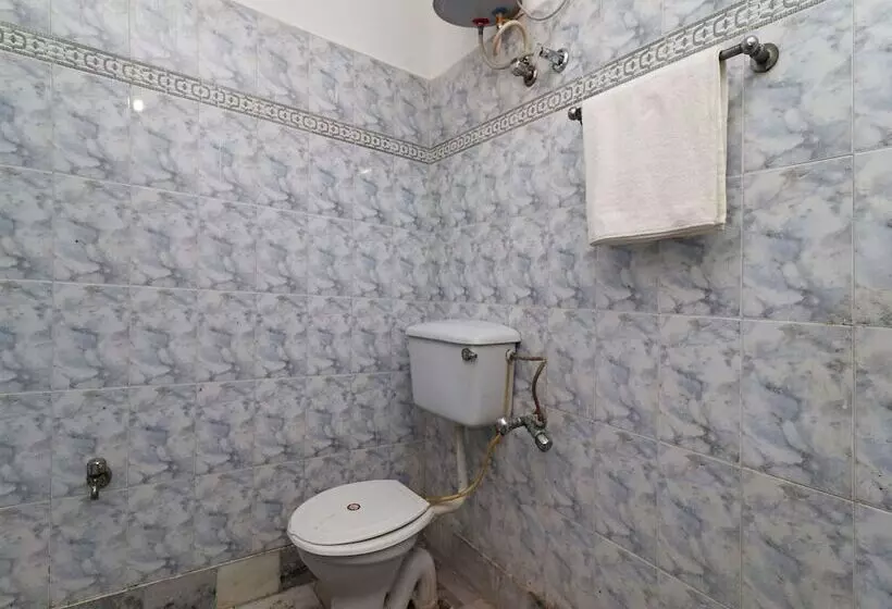 Oyo 29566 Hotel Mid Town
