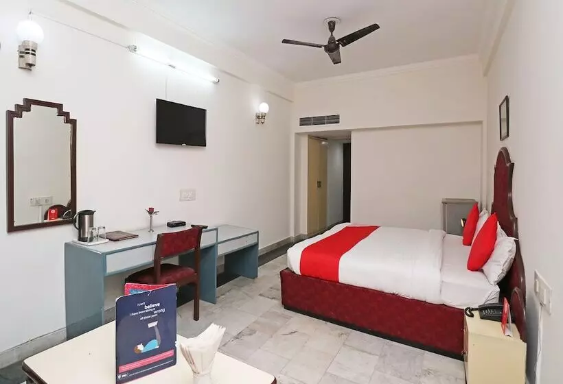 Oyo 29566 Hotel Mid Town