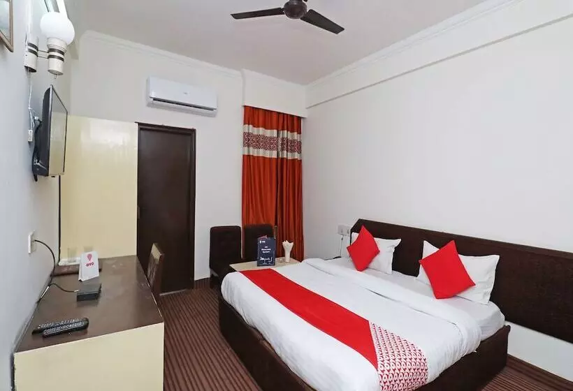 Oyo 29566 Hotel Mid Town